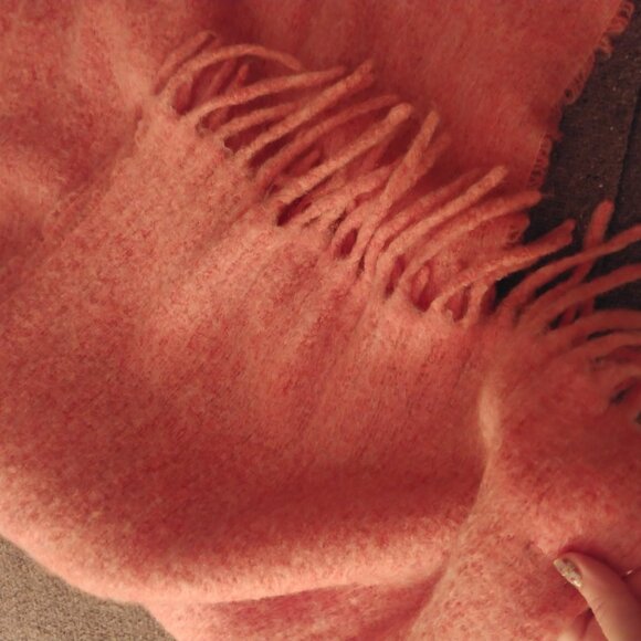 J Crew large chunky oversized pink scarf Made in Italy - Picture 3 of 8